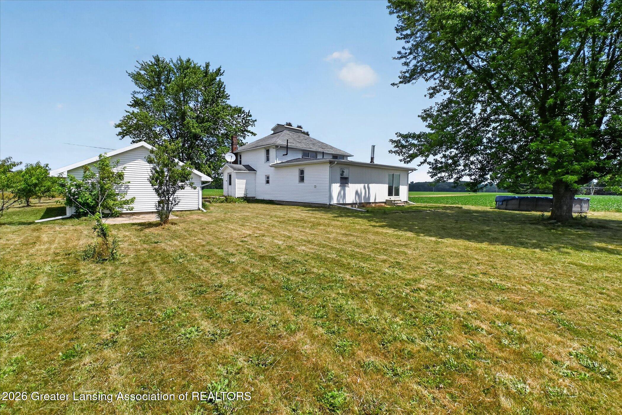 6292 East Gratiot Road Elsie, MI 48831 - Photo 34 of 46 45-6292-E-Gratiot-Rd-Bannister-WindowSti