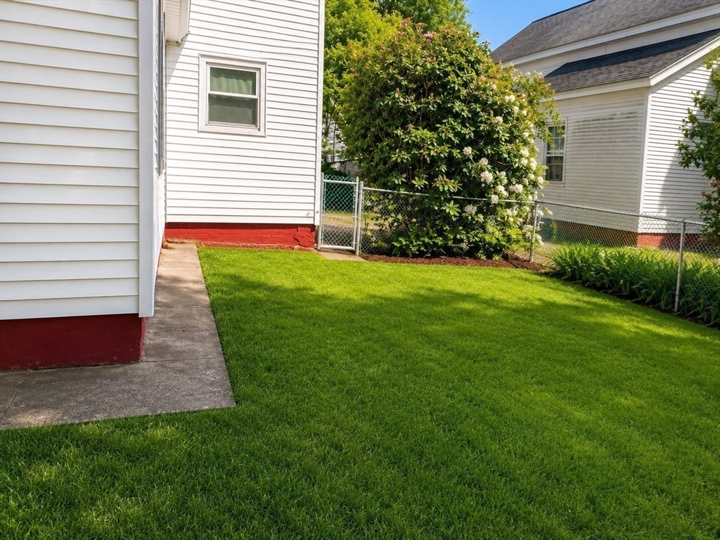 115 School Street Warren, MA 01083 - Photo 15 of 16