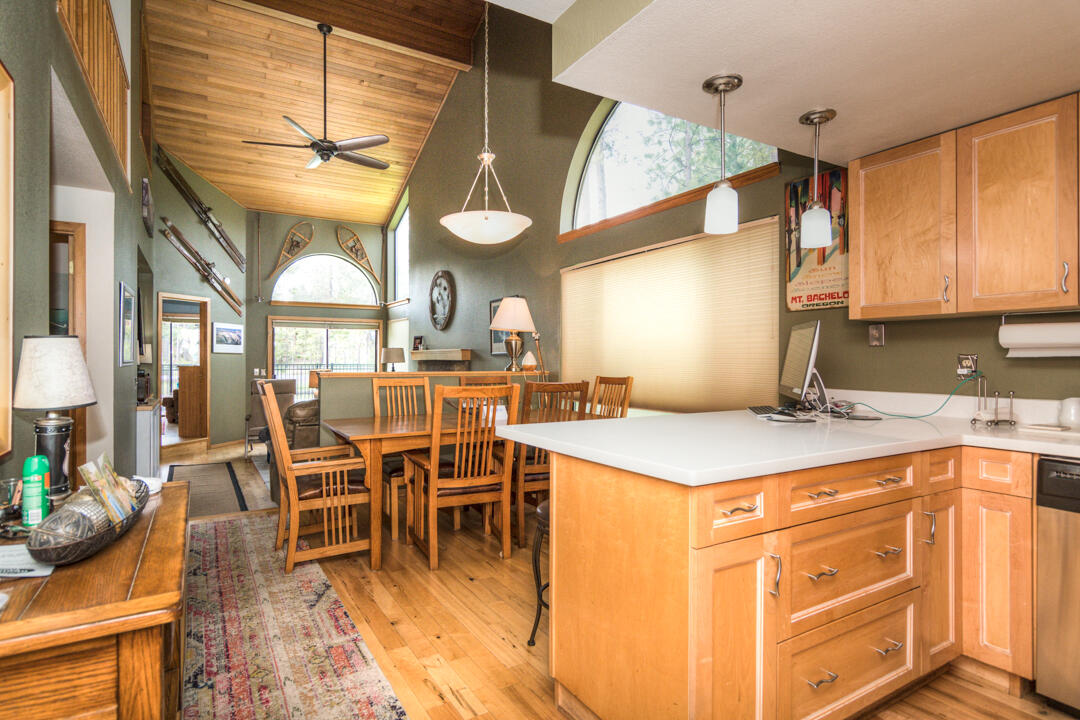 17710 West West Core Road, Unit 6 Sunriver, OR 97707 - Photo 3 of 27 Fairway Village Ln 6 (7 of 37)