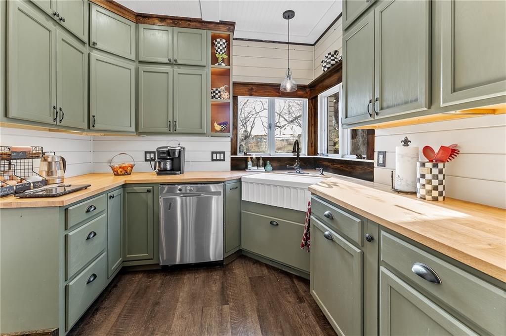 1767 South Eighty Eight Road Greensboro, PA 15338 - Photo 4 of 43