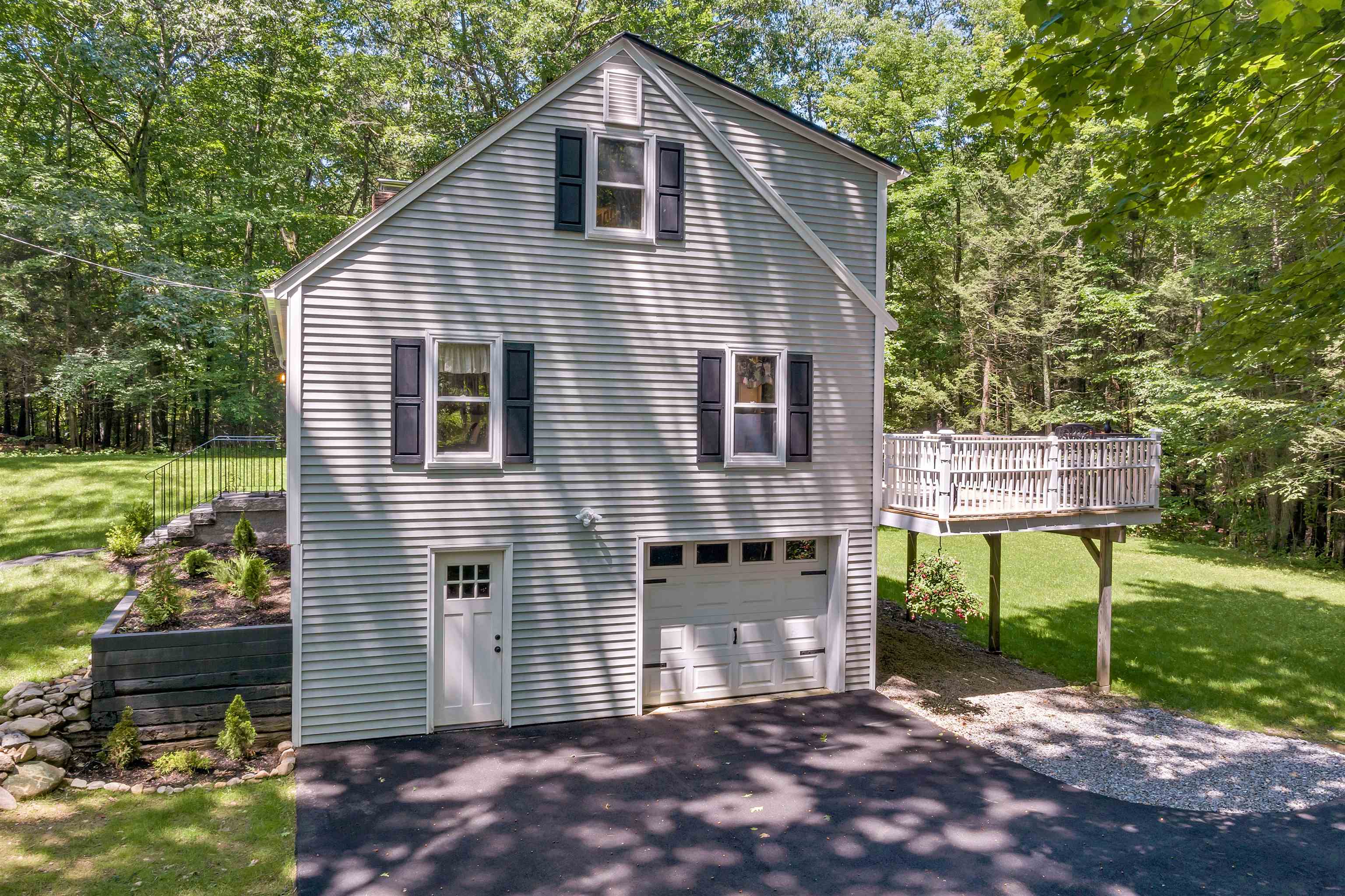 56 Sargent Road Sandown, NH 03873 - Photo 3 of 33