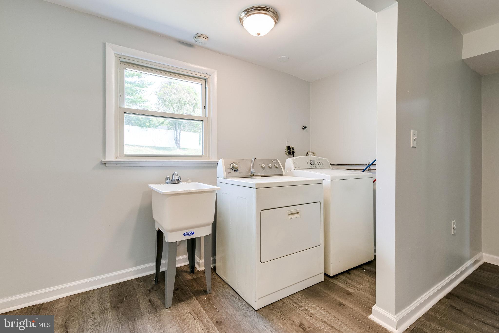 12824 Glynis Road Clinton, MD 20735 - Photo 24 of 31 laundry
