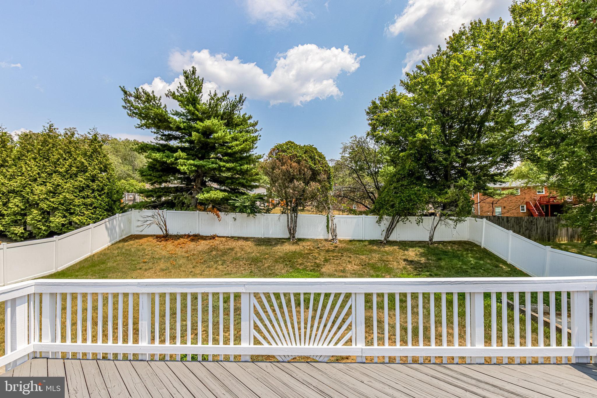 12824 Glynis Road Clinton, MD 20735 - Photo 26 of 31 personal touches deck
