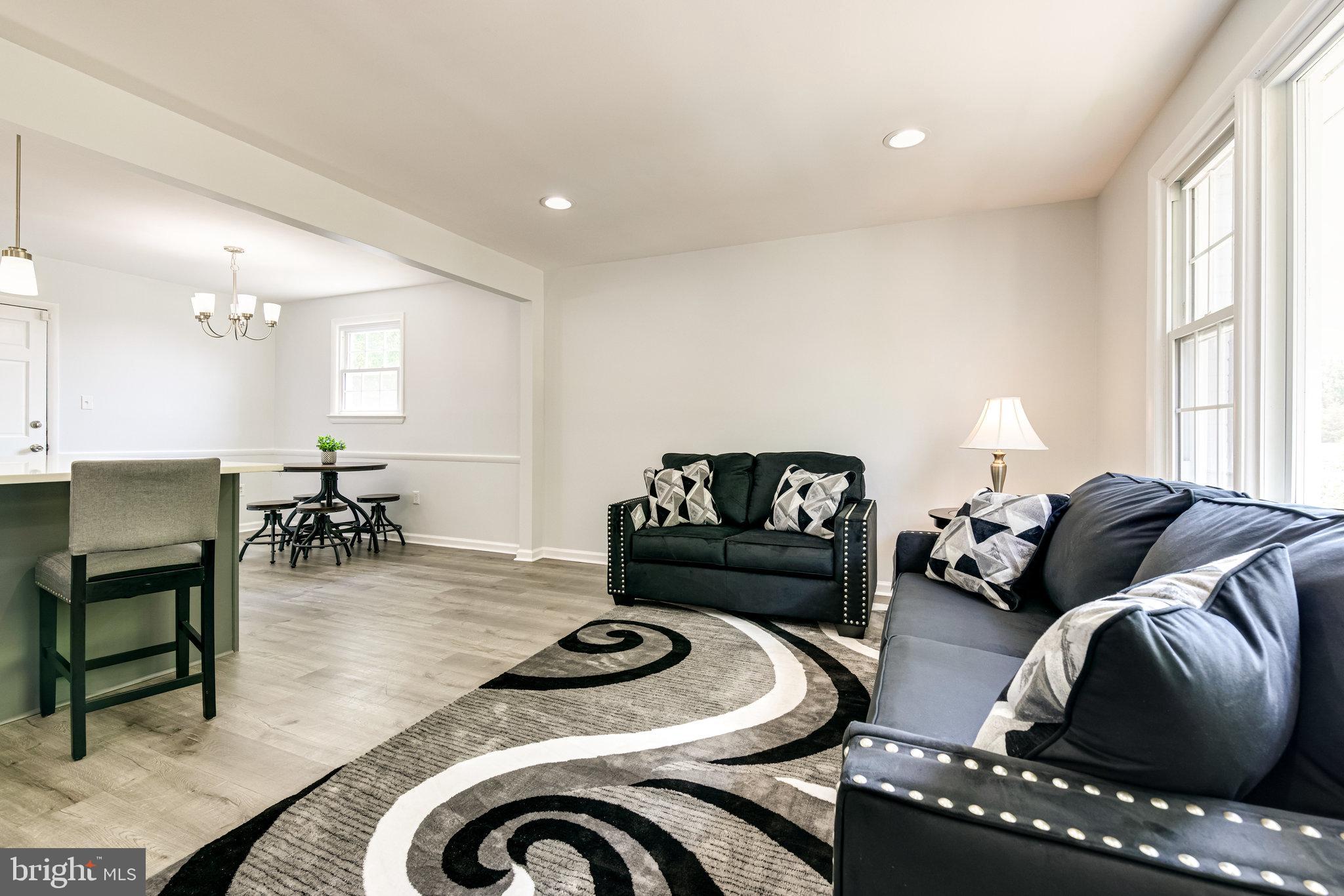 12824 Glynis Road Clinton, MD 20735 - Photo 4 of 31 upper living room