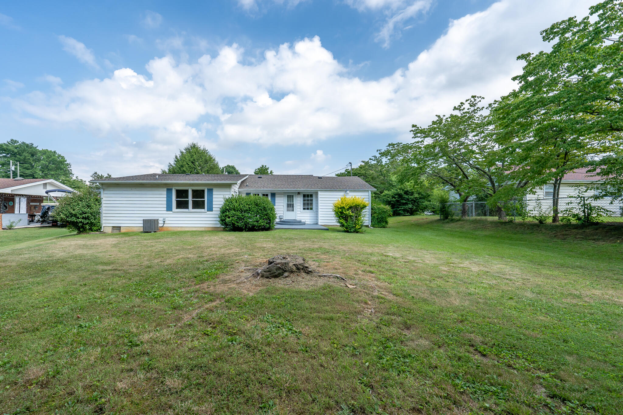 2211 Wyndale Road Johnson City, TN 37604 - Photo 32 of 33 2211 Wyndale Rd (16 of 42)