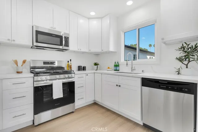 $899,000 | 17733 Los Alimos Street, Granada Hills, CA 91344