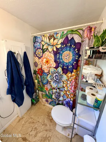 $239,000 | 170 Old Niskayuna Road, Colonie, NY 12110