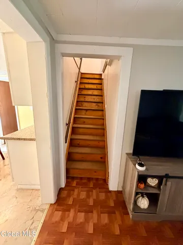 $239,000 | 170 Old Niskayuna Road, Colonie, NY 12110