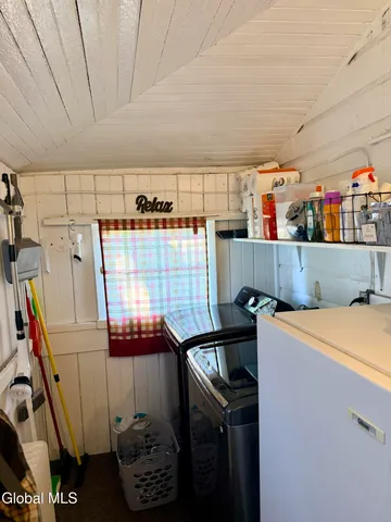 $239,000 | 170 Old Niskayuna Road, Colonie, NY 12110