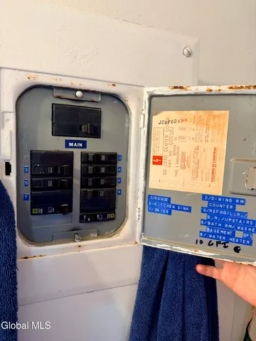 $239,000 | 170 Old Niskayuna Road, Colonie, NY 12110