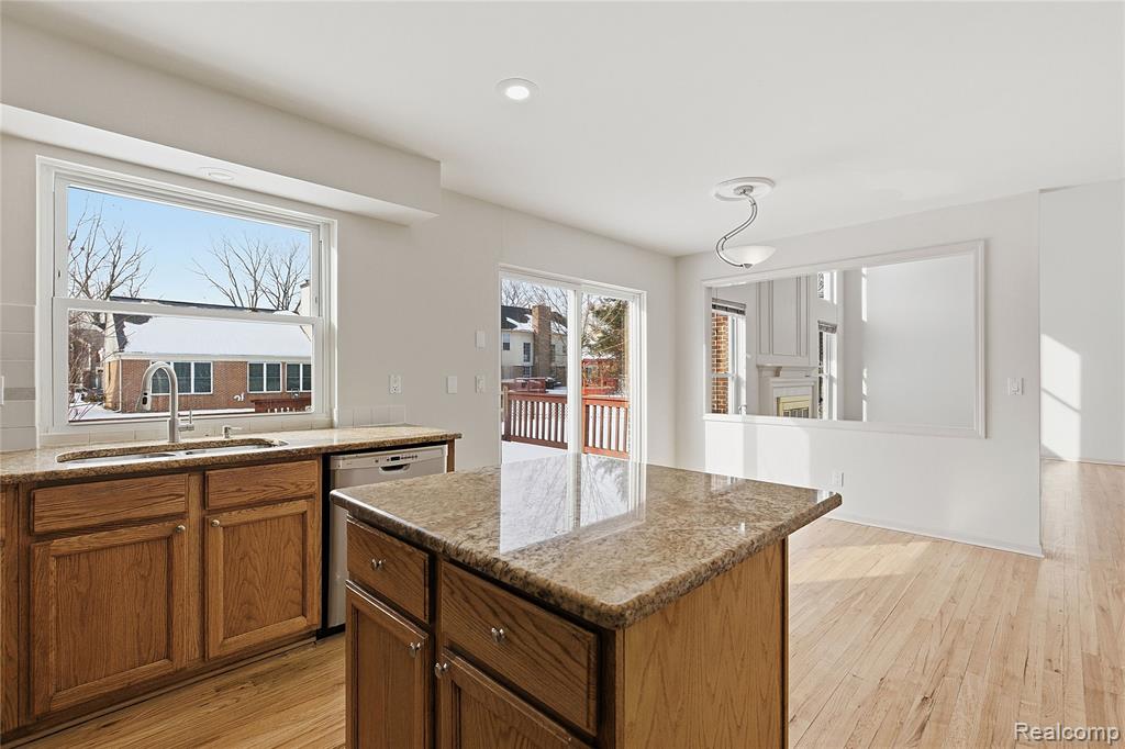 45677 Radnor Road Canton, MI 48187 - Photo 18 of 43 Gallery Image 18