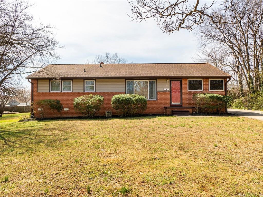 803 Sycamore Road Graham, NC 27253 - Photo 1 of 28 Gallery Image 1
