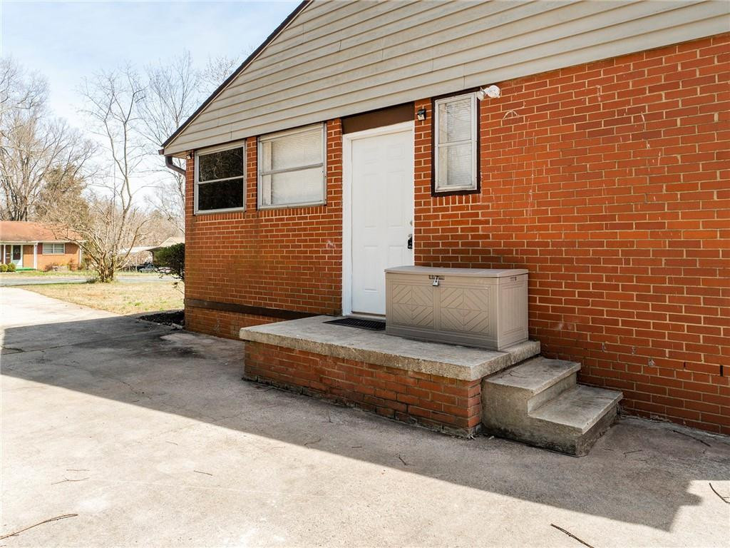 803 Sycamore Road Graham, NC 27253 - Photo 22 of 28 Gallery Image 22