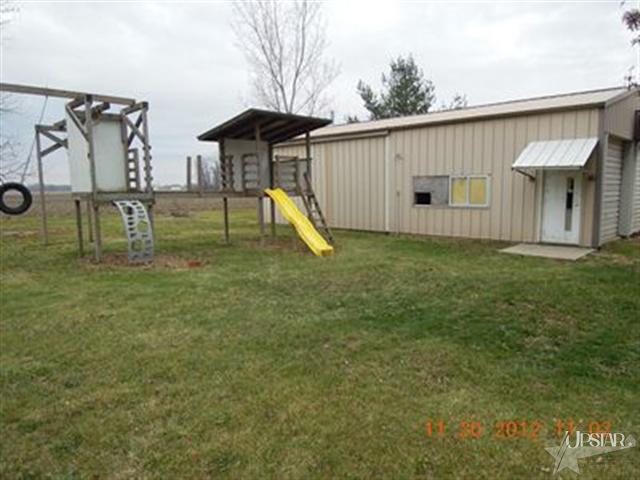 8233 Lafayette Center Road Yoder, IN 46798 - Photo 4 of 11