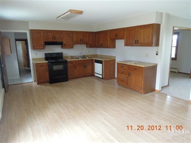8233 Lafayette Center Road Yoder, IN 46798 - Photo 7 of 11