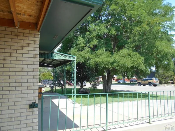 $299,999 | 404 Holly Avenue, Swink, CO 81077