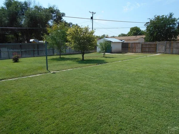 $299,999 | 404 Holly Avenue, Swink, CO 81077