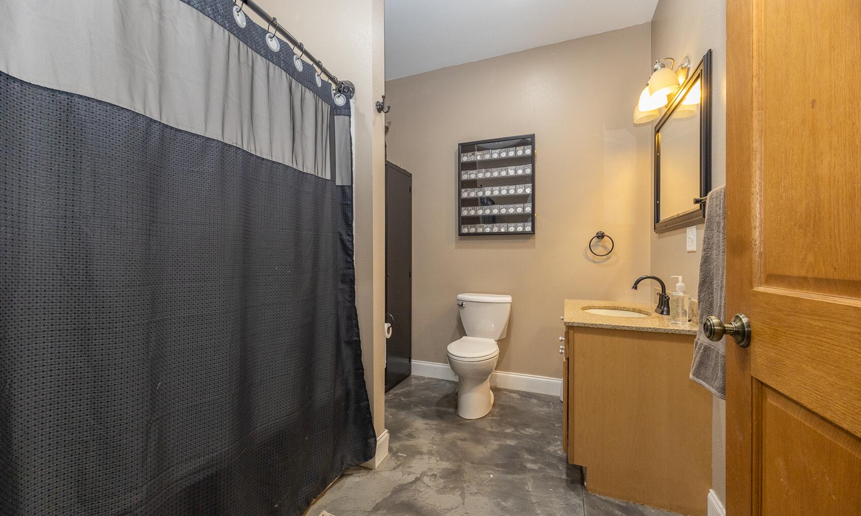 7 Route Ava, MO 65608 - Photo 64 of 111 Big Shop - Bathroom