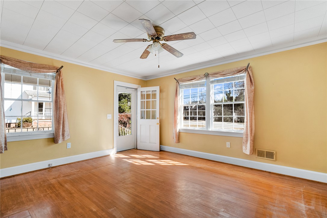 310 River Street Belton, SC 29627 - Photo 13 of 50 Living #2 and/or additional flex space