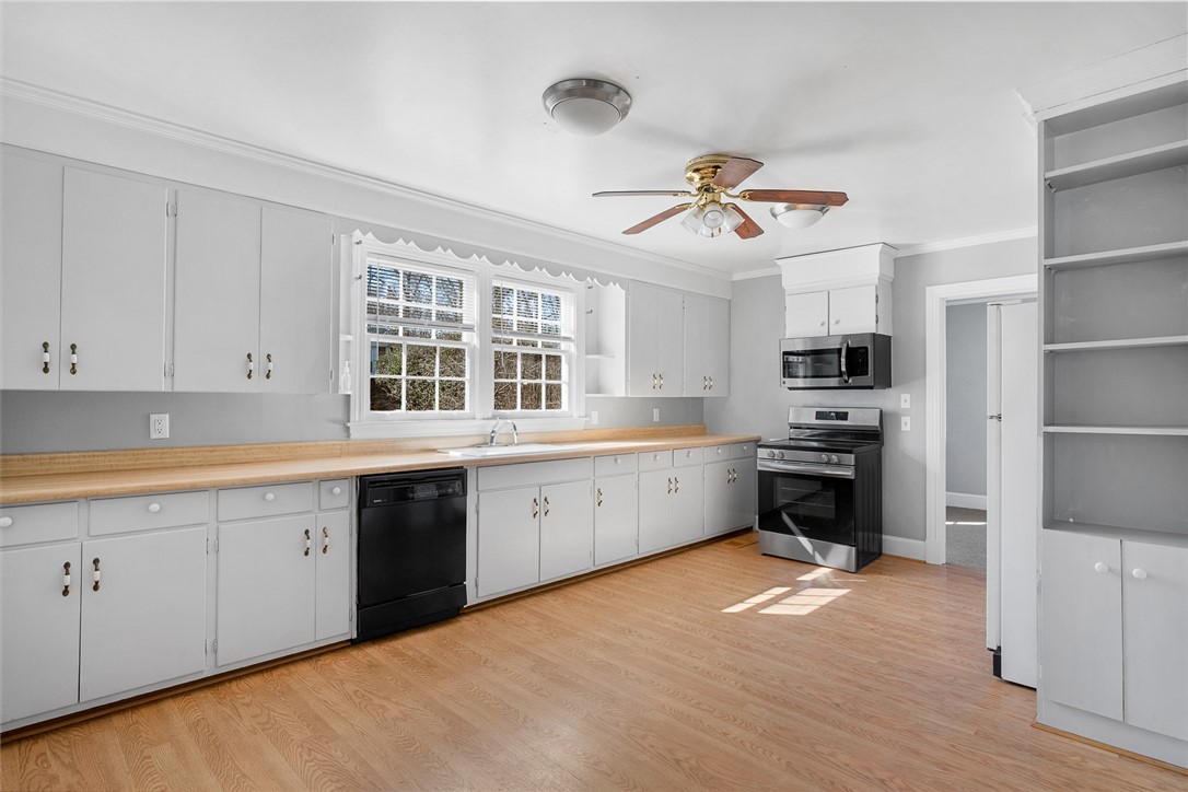 310 River Street Belton, SC 29627 - Photo 9 of 50 Kitchen #1 - larger of the two Kitchens