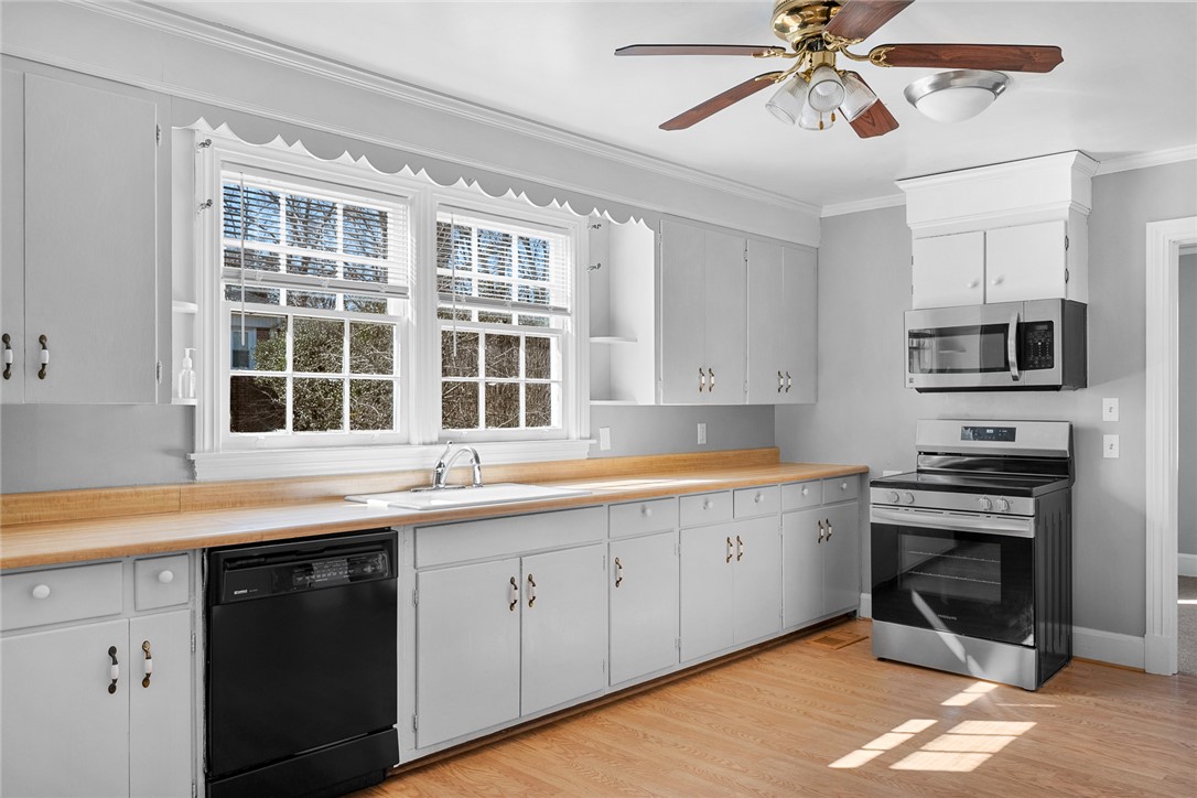 310 River Street Belton, SC 29627 - Photo 10 of 50 Kitchen #1