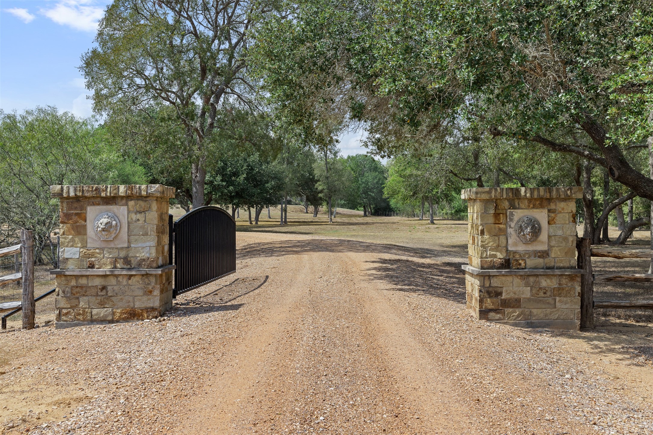 2574 FM 2434 Weimar, TX 78962 - Photo 4 of 48 Gallery Image 4