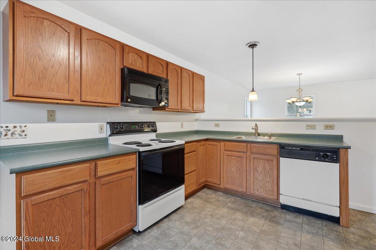 23 Trinity Place Bethlehem, NY 12158 - Photo 13 of 47 24-23 Trinity (24 of 41)