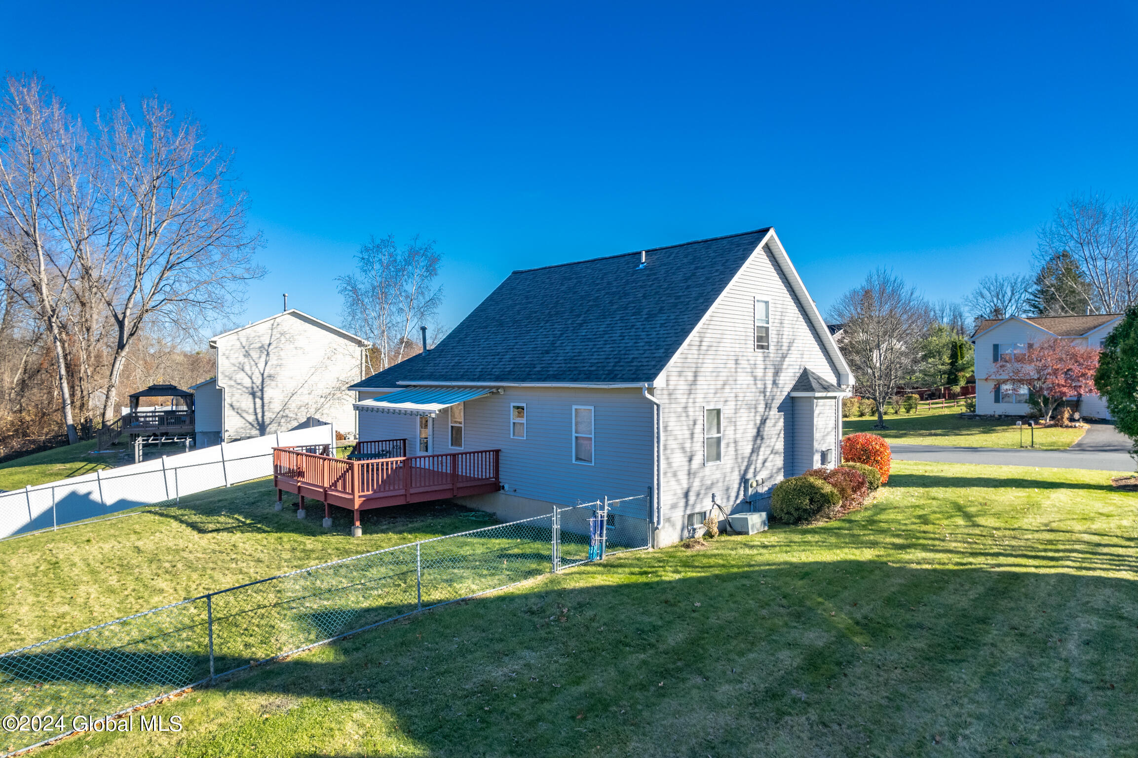 23 Trinity Place Bethlehem, NY 12158 - Photo 37 of 47 23 Trinity Pl-23