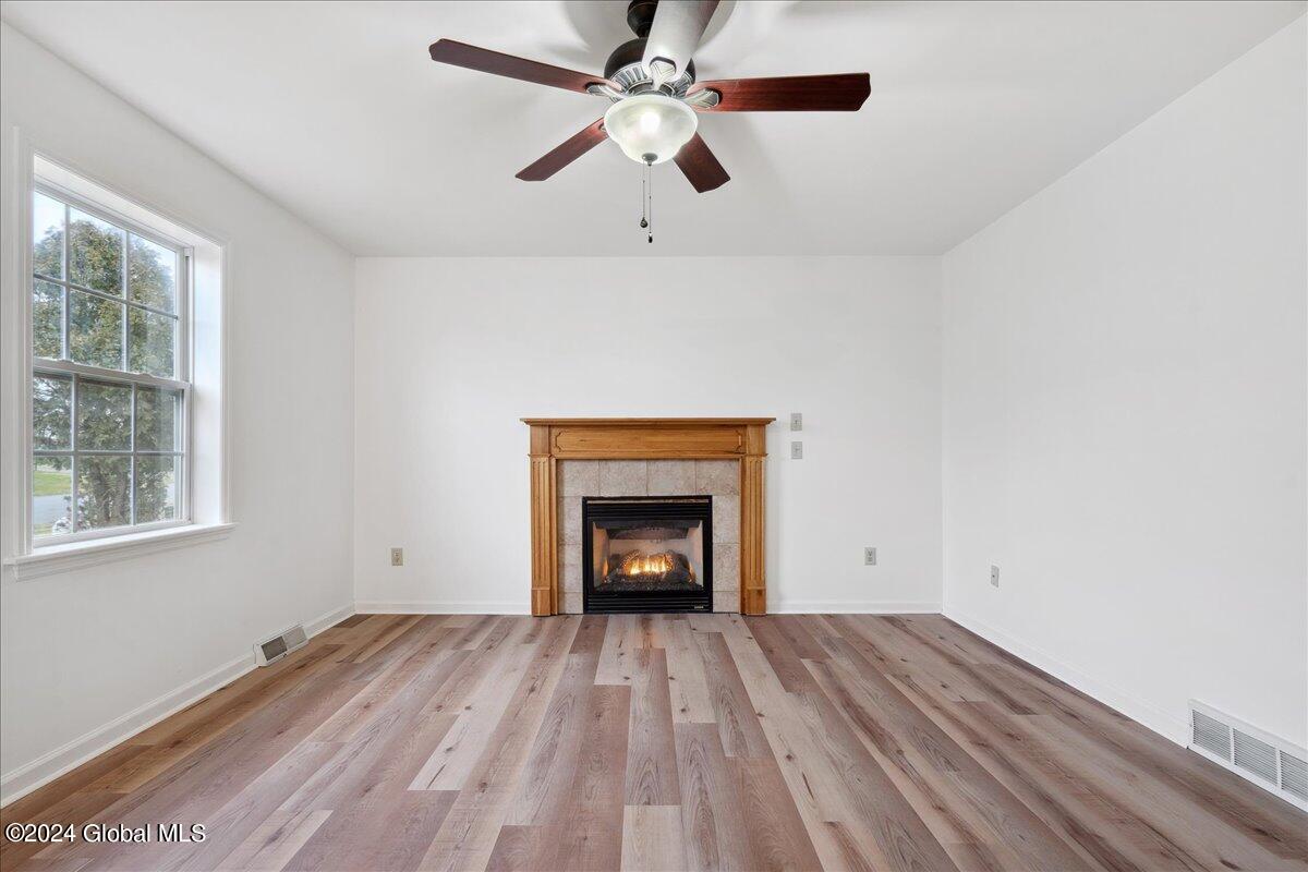 23 Trinity Place Bethlehem, NY 12158 - Photo 5 of 47 16-23 Trinity (16 of 41)