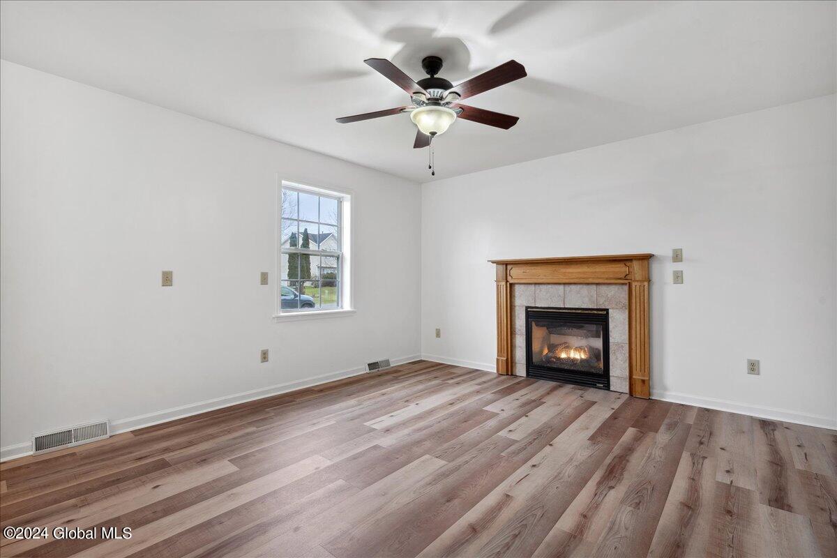 23 Trinity Place Bethlehem, NY 12158 - Photo 6 of 47 17-23 Trinity (17 of 41)