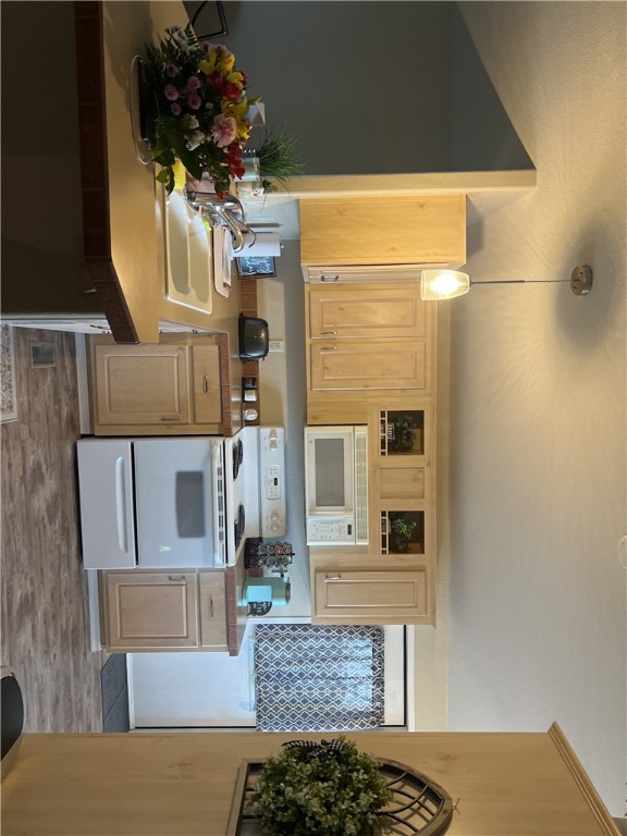 2350 Adobe Road Road, Unit 60 Bullhead City, AZ 86442 - Photo 5 of 28 Kitchen