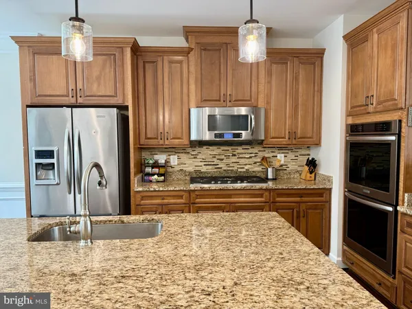 $870,000 | 4090 Glendale Way, Fairfax, VA 22030