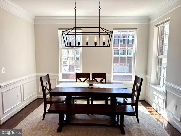 $870,000 | 4090 Glendale Way, Fairfax, VA 22030