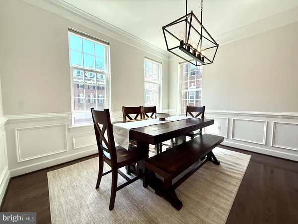 $870,000 | 4090 Glendale Way, Fairfax, VA 22030