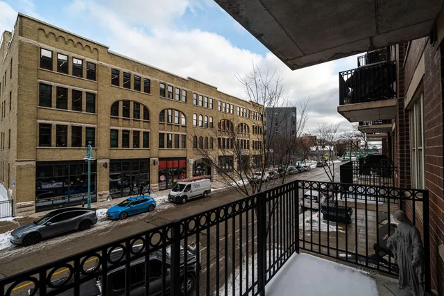 $345,000 | 102 North Water Street, Unit 212, Milwaukee, WI 53202