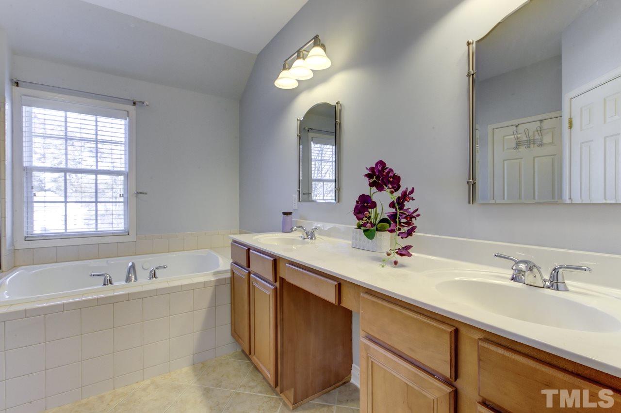 18 Pinestraw Way Durham, NC 27713 - Photo 13 of 25 Gallery Image 13
