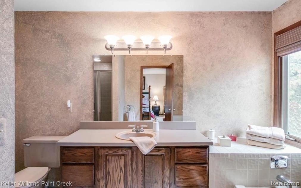 1187 Chaffer Drive Rochester Hills, MI 48306 - Photo 26 of 33