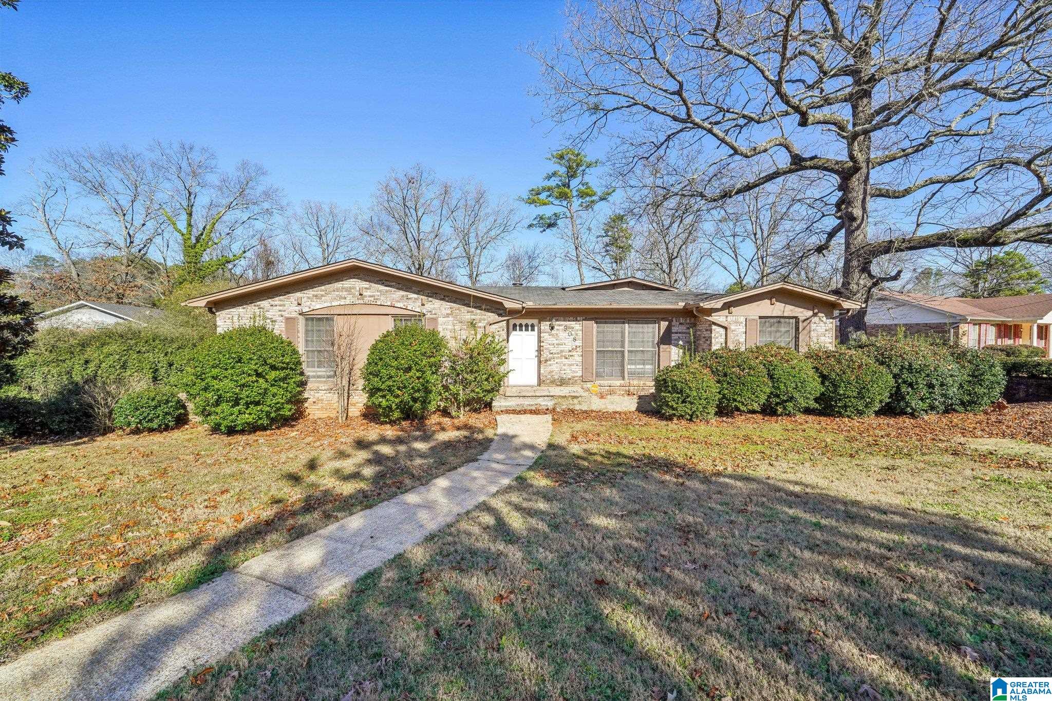 908 Rockingham Road Birmingham, AL 35235 - Photo 3 of 59