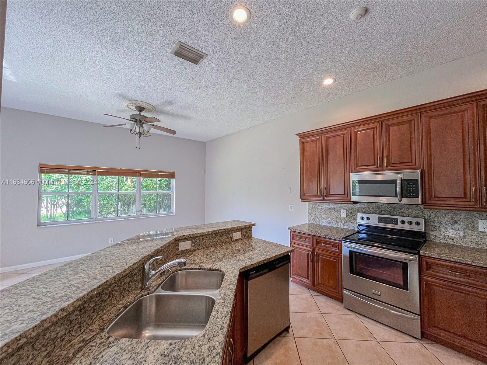 1535 Elm Grove Road Weston, FL 33327 - Photo 8 of 42