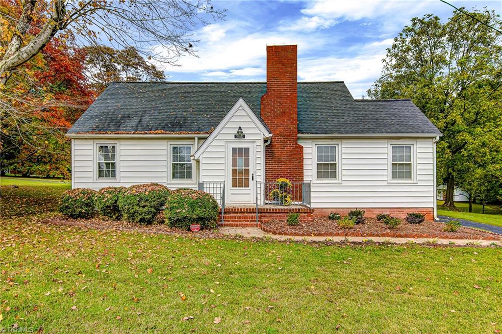 5881 Robinhood Road Pfafftown, NC 27040 - Photo 1 of 30 Gallery Image 1