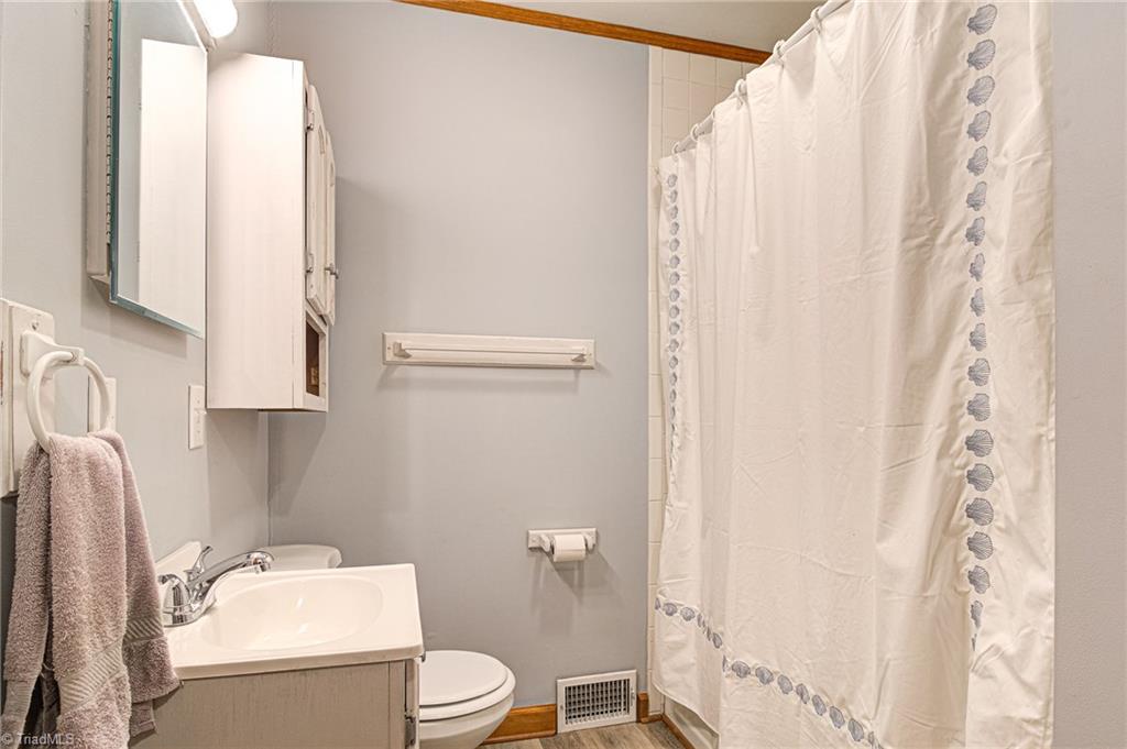 5881 Robinhood Road Pfafftown, NC 27040 - Photo 11 of 30 Gallery Image 11