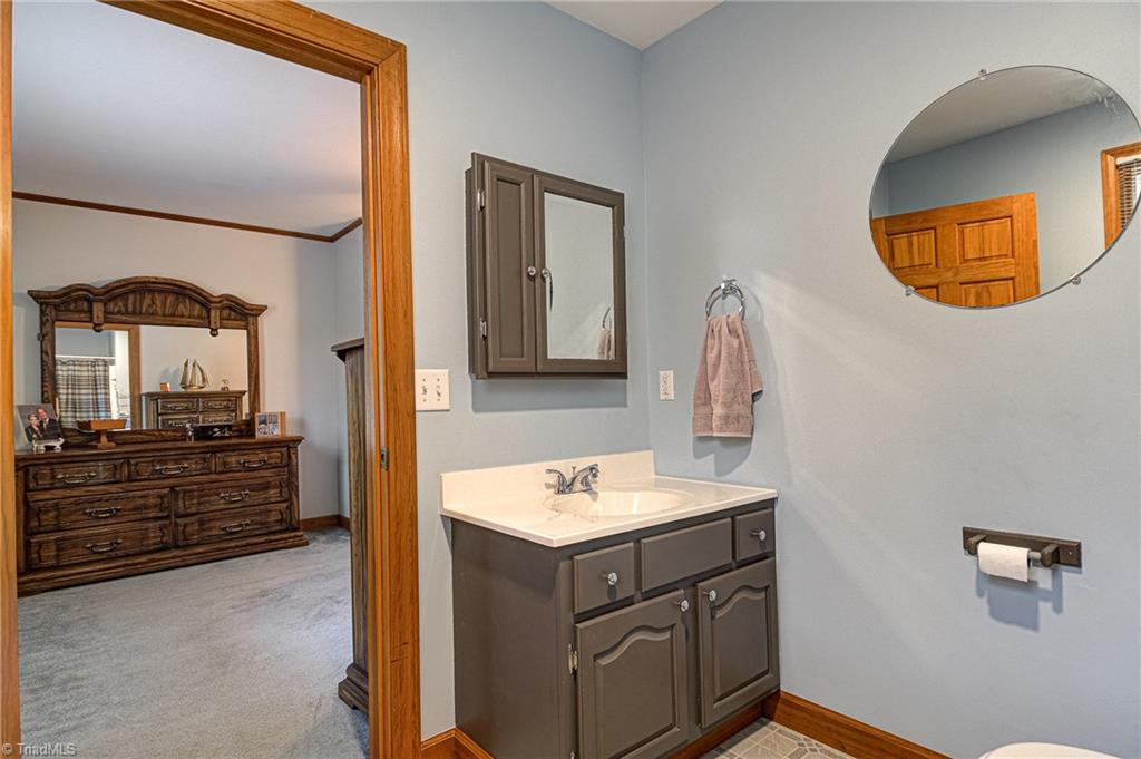 5881 Robinhood Road Pfafftown, NC 27040 - Photo 14 of 30 Gallery Image 14