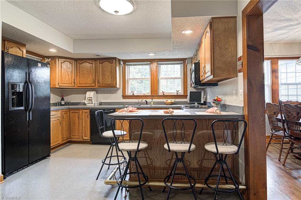 5881 Robinhood Road Pfafftown, NC 27040 - Photo 7 of 30 Gallery Image 7