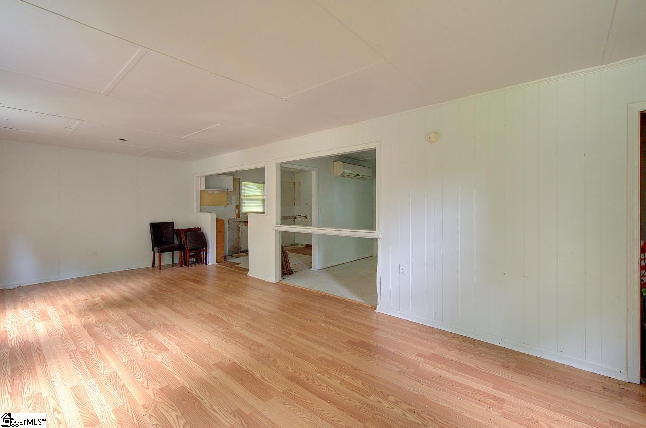 503 Edgewater Road Woodruff, SC 29388 - Photo 29 of 34