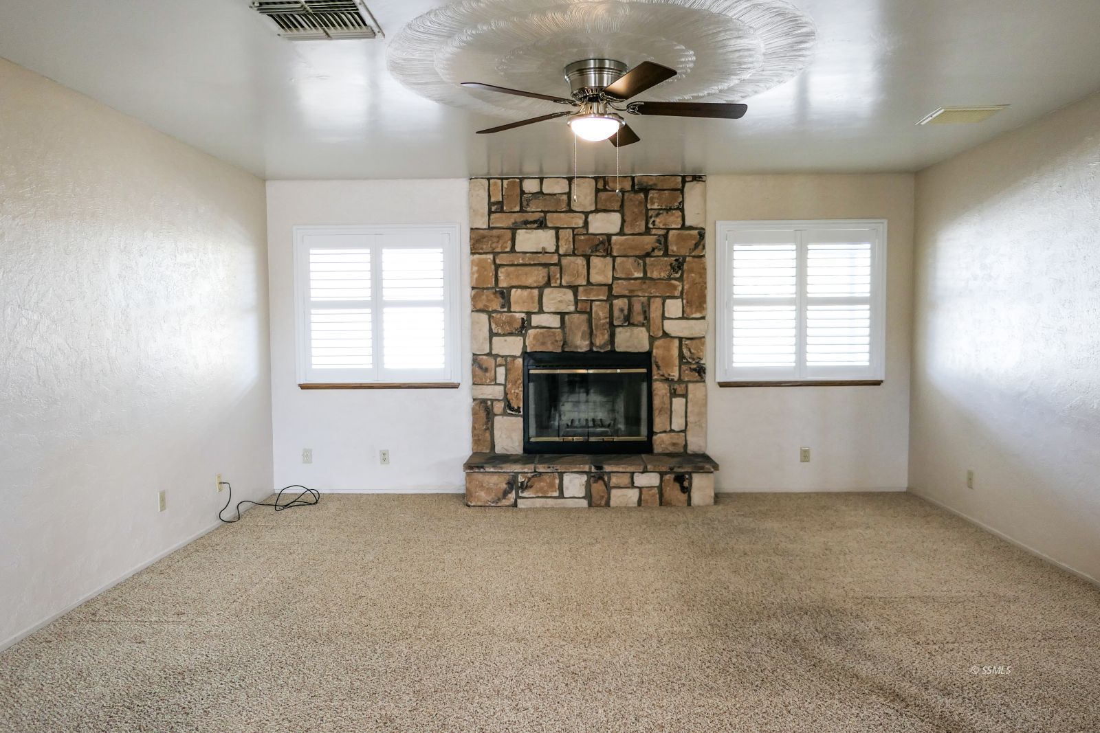 708 Ginger Avenue Ridgecrest, CA 93555 - Photo 4 of 45