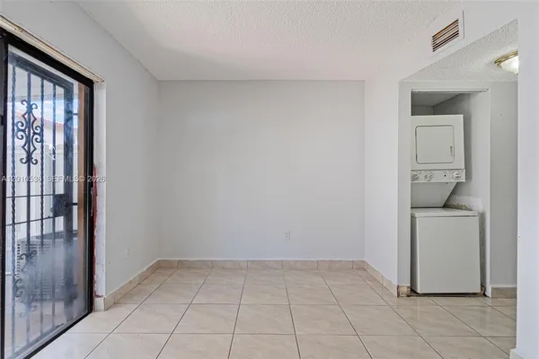 $249,000 | 2331 West 66th Place, Unit 201, Hialeah, FL 33016