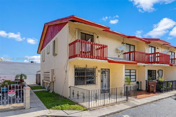 $249,000 | 2331 West 66th Place, Unit 201, Hialeah, FL 33016