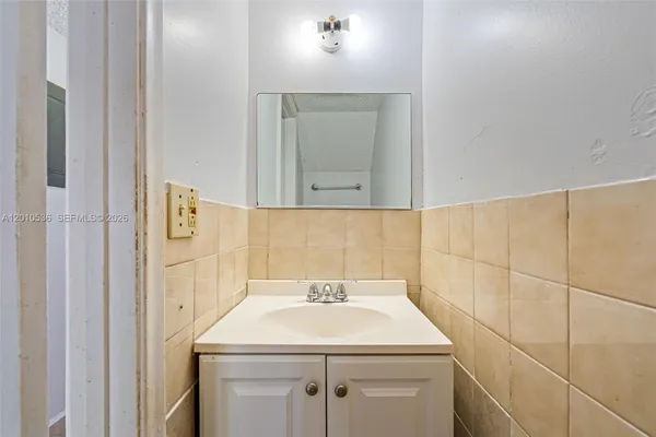 $249,000 | 2331 West 66th Place, Unit 201, Hialeah, FL 33016