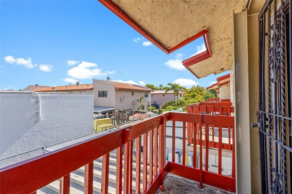 $249,000 | 2331 West 66th Place, Unit 201, Hialeah, FL 33016