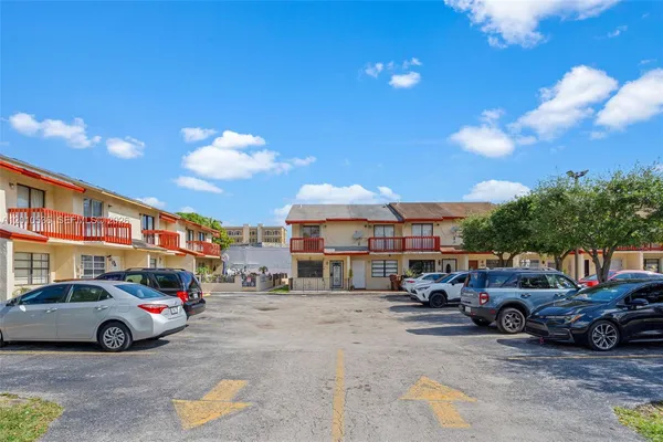 $249,000 | 2331 West 66th Place, Unit 201, Hialeah, FL 33016